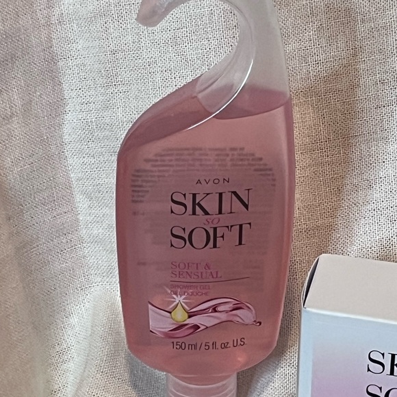 Avon Skin So Soft, Soft and Sensual Bath Set. - Picture 2 of 5